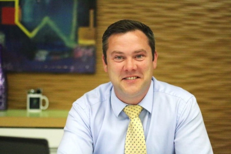 Signature snaps up new manager